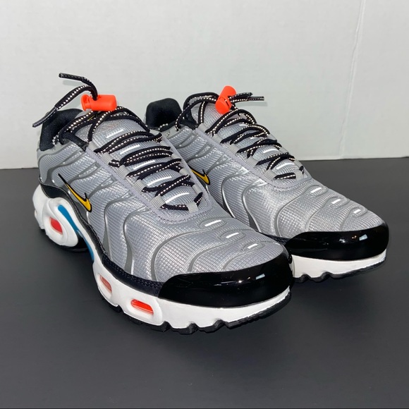 Nike Air Max Plus GS Sky Nike Silver Shoes Size: 5Y / 6.5W - Picture 4 of 10